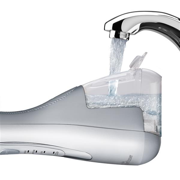 Auffüllen des Wassertanks – Weiße WP-580 Cordless Advanced 2.0 Munddusche